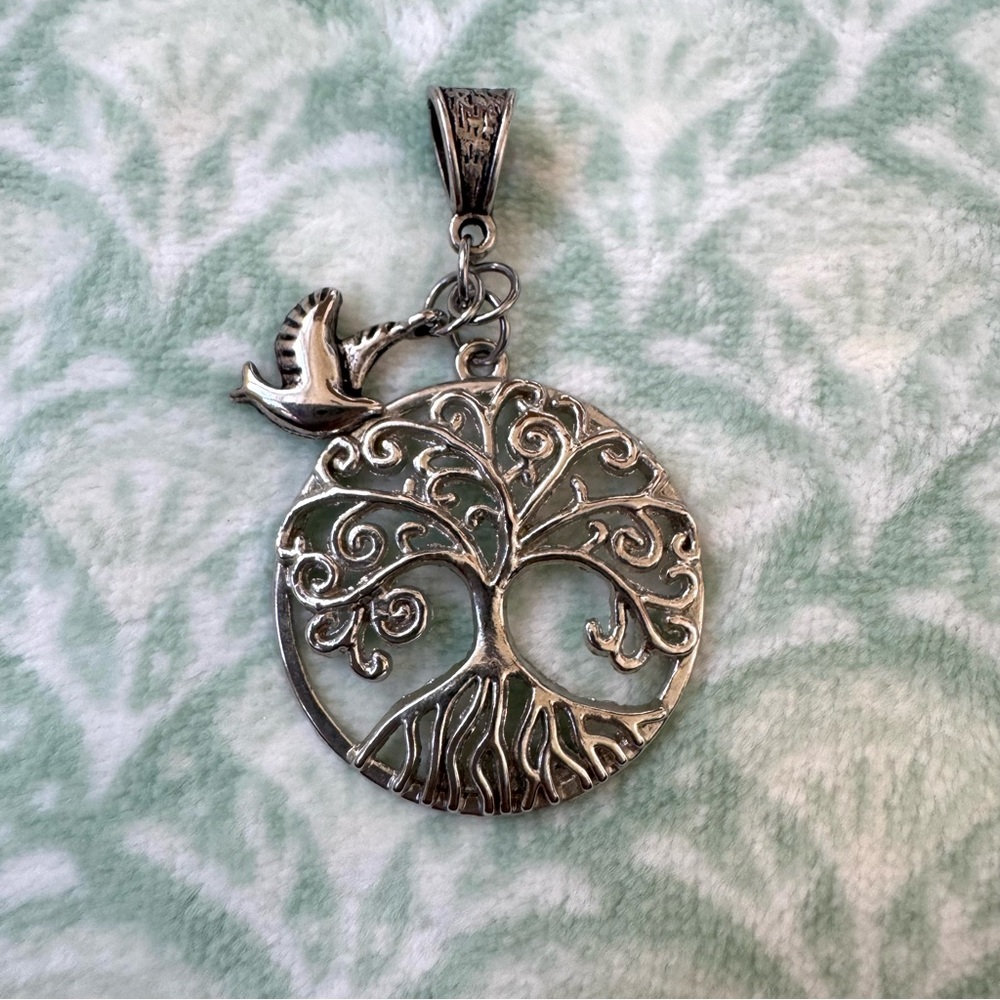 Silver Tone Necklace Pendant. Featuring Tree and  Bird Design.